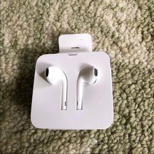 NEW Apple EarPods